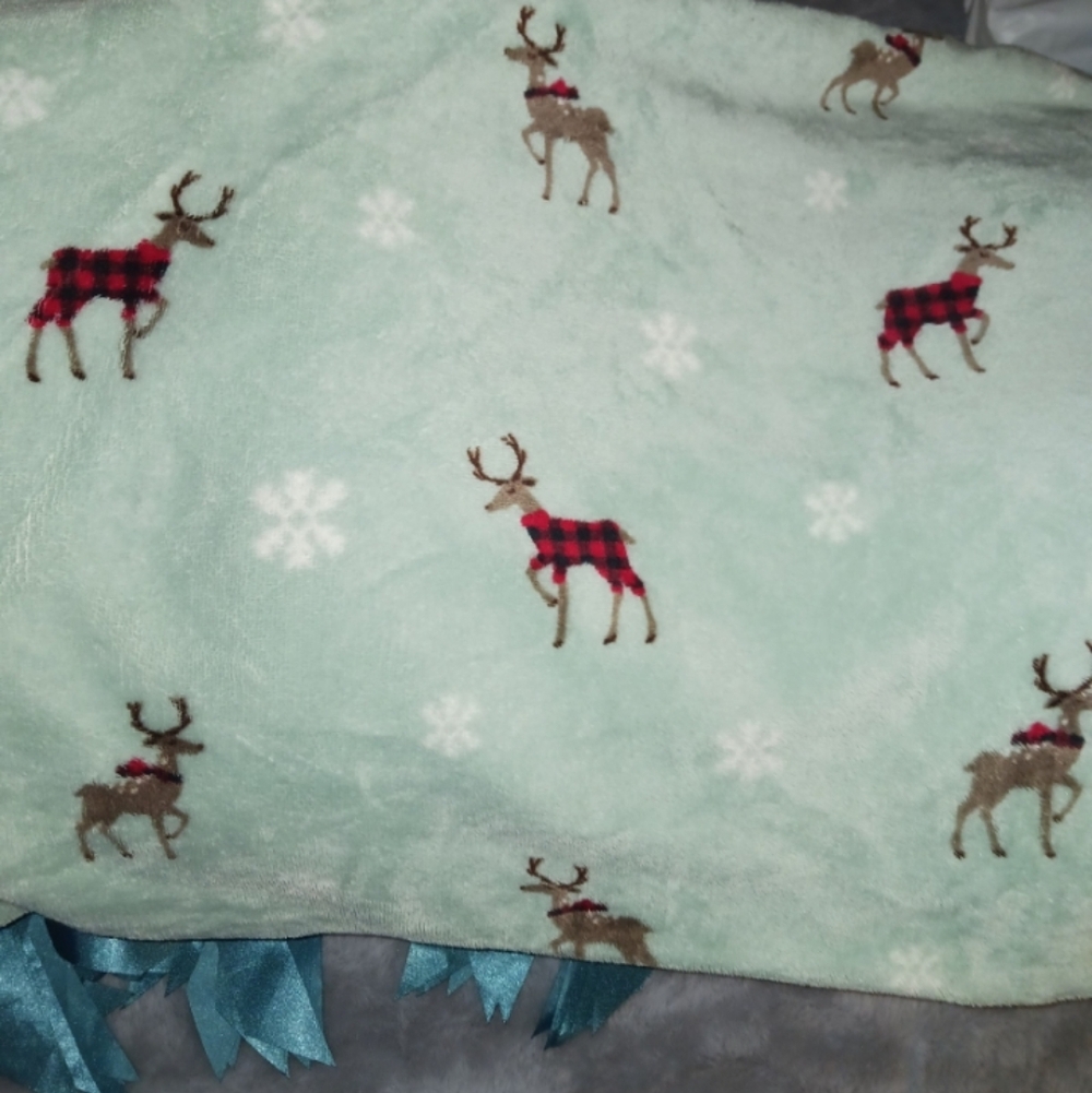 Reindeer Patterned King Sheets New Velour
